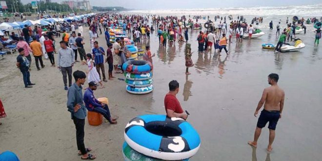 কক্সবাজারে পর্যটকদের