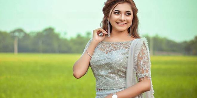 গায়িকা লিজা